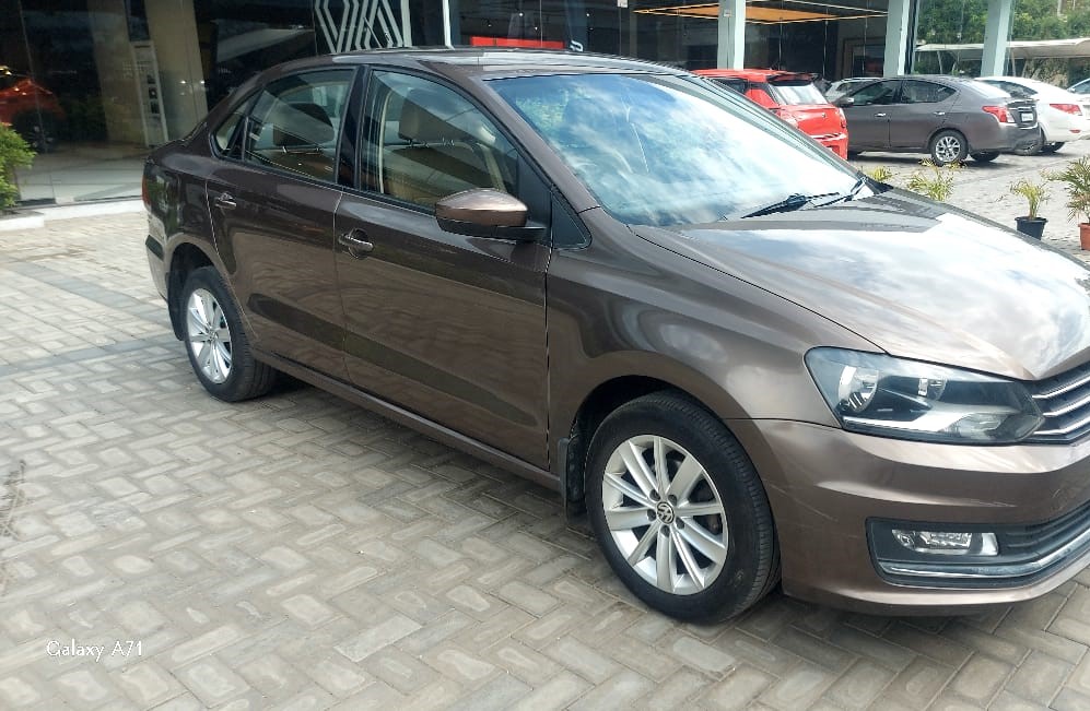 Volkswagen Vento(2015-2019) Highline Diesel At